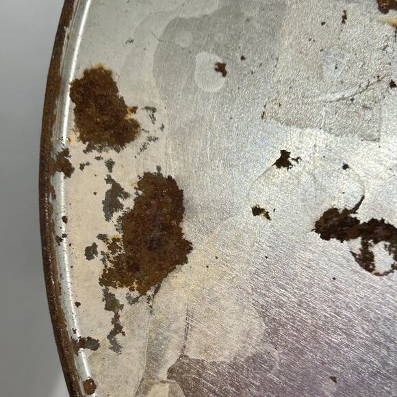 Vintage Terry Redlin 2010 Round Tin Heading Home Christmas Scene Log Cabin Tree - Picture 5 of 16